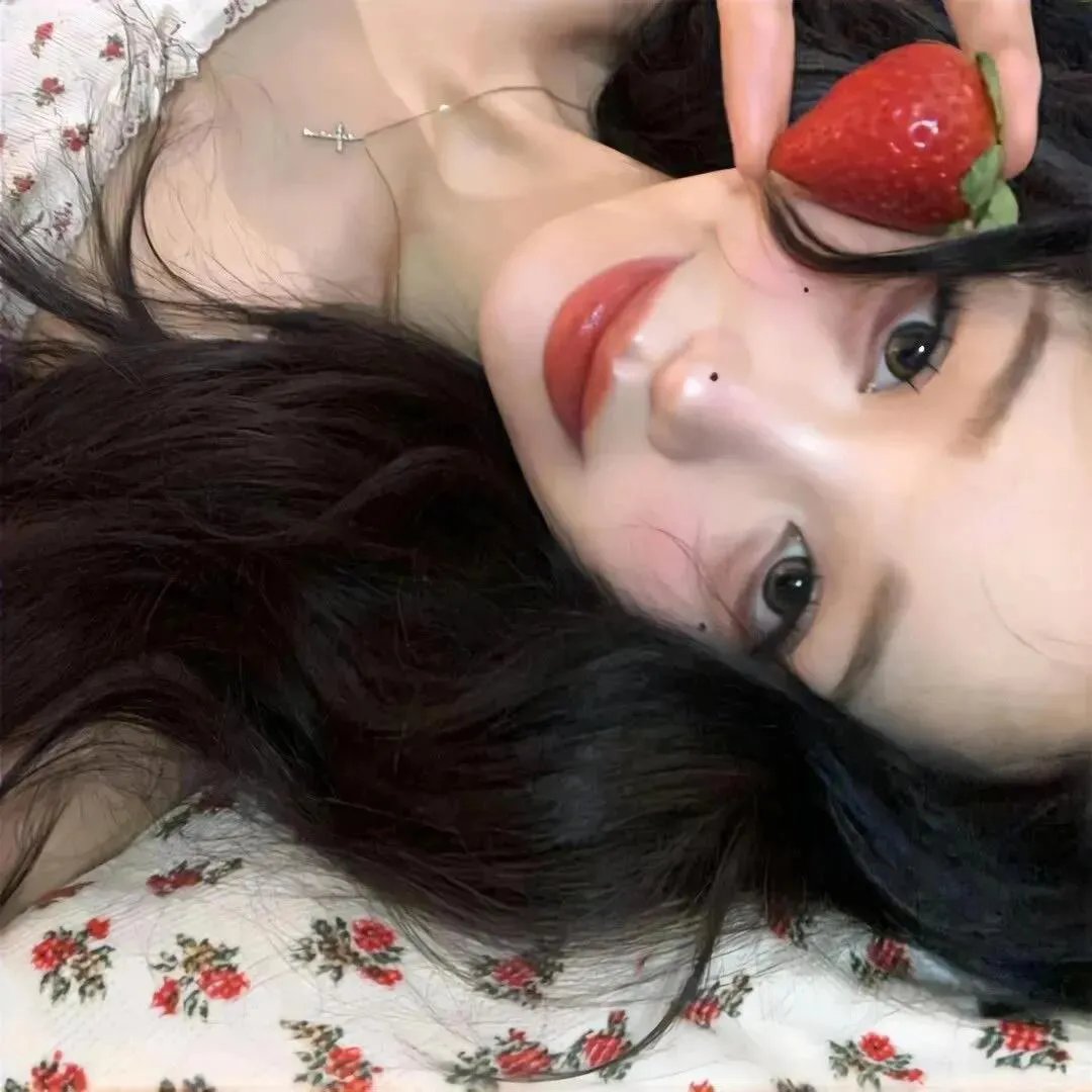 她